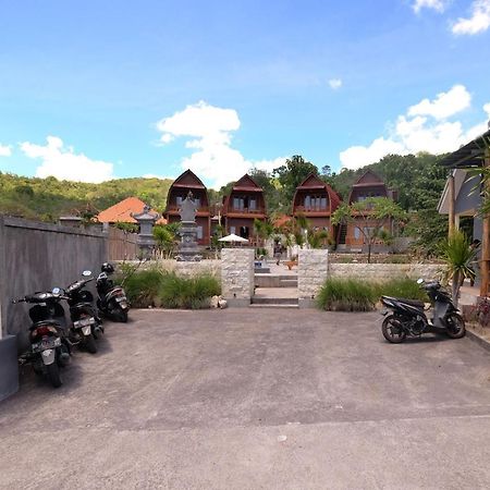 Adara Beach Huts Batununggul Exterior foto