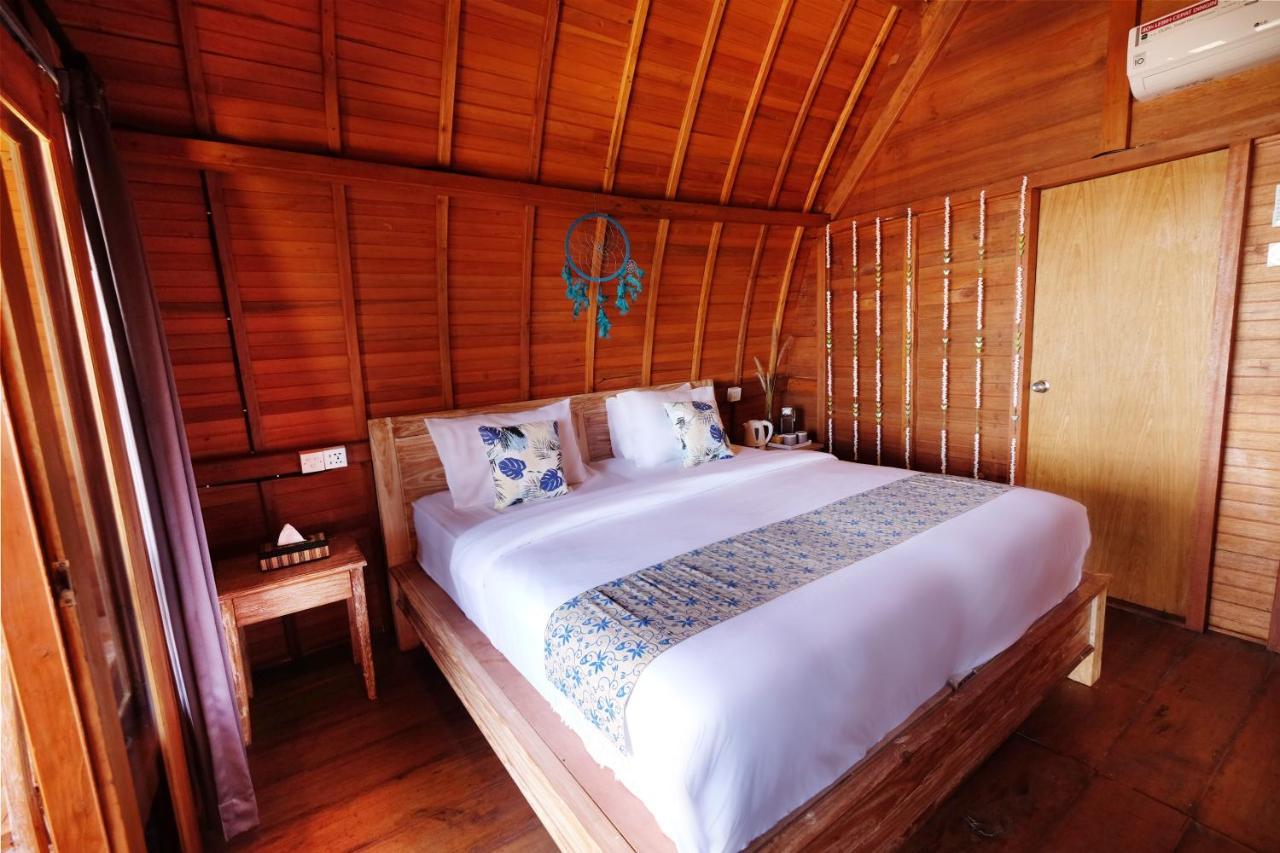 Adara Beach Huts Batununggul Exterior foto