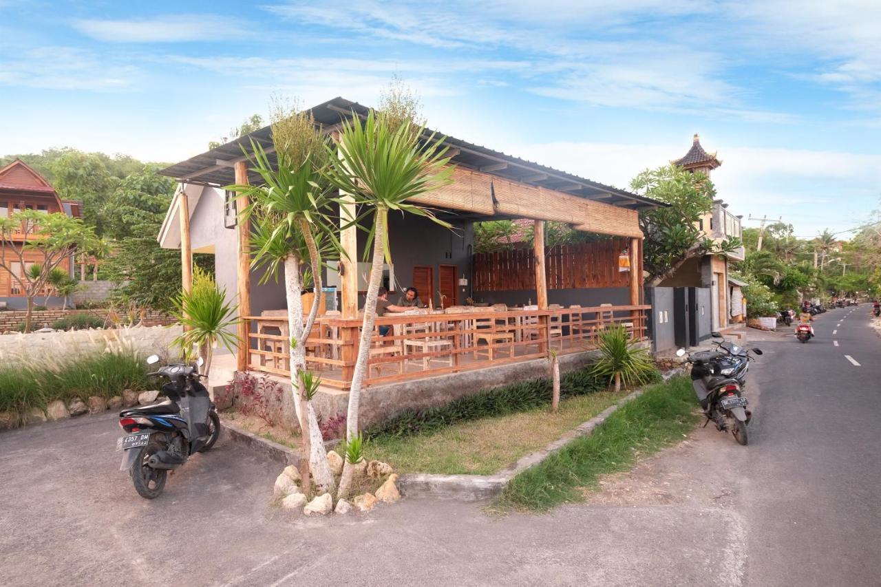Adara Beach Huts Batununggul Exterior foto