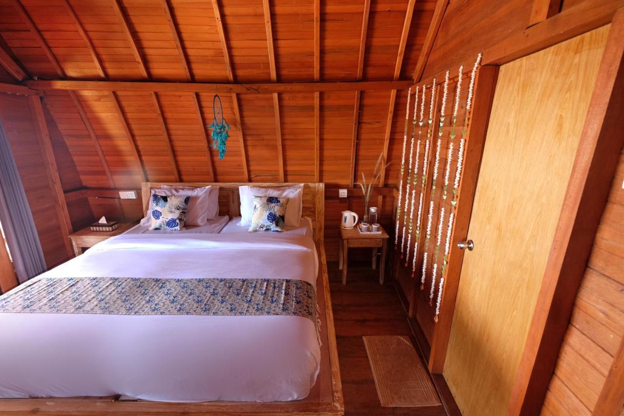 Adara Beach Huts Batununggul Exterior foto